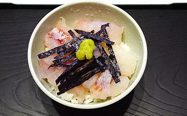 「チョクリ仕掛けのマダイ釣りが開幕！ 全長8m8本針の仕掛けで35cm級マダイ3匹【兵庫】」の画像