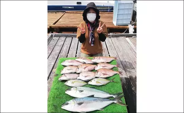 「【三重・愛知】海上釣り堀＆カカリ釣り最新釣果　67cmメガ大ダイ浮上」の画像