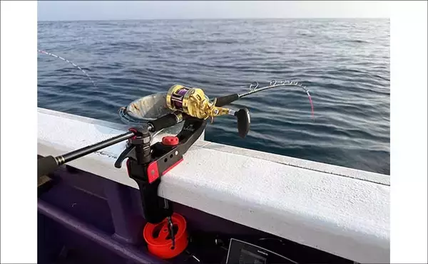 「「まきエサは魚を集める物ではない？」シマアジ釣りにおけるまきエサの目的と制御方法を解説」の画像