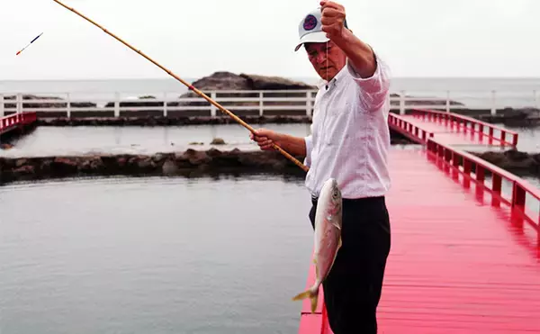 「太平洋の絶景を望める海の釣り堀【千葉・鴨川】「太海フラワー磯釣りセンター」でのんびり釣りを満喫しよう」の画像