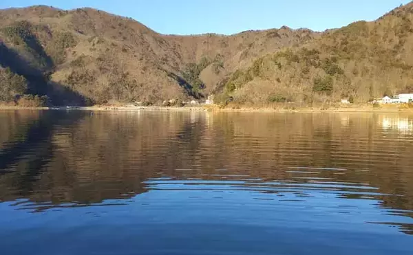 「「絶景と釣果を両取り！」精進湖ワカサギ釣りガイド【山梨】富士山を望む静寂の人気レイク」の画像
