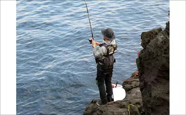 「船中泊付きの離島釣り大会に参加【伊豆大島】まさかの優勝＆特別賞を同時受賞！」の画像
