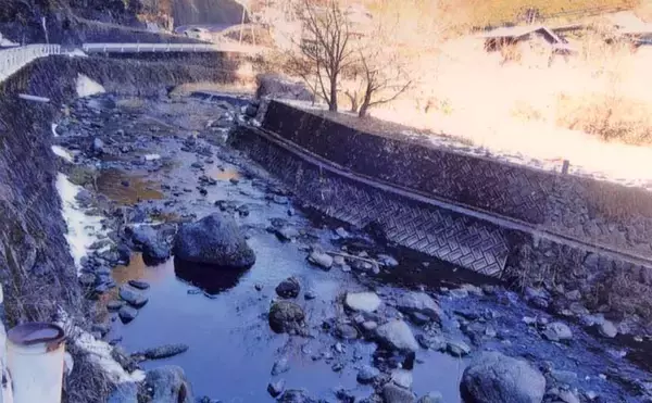 「渓流釣り河川ポイント紹介2024：秋山川（山梨）5月からは支流も狙い目か」の画像