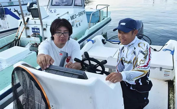 「レンタルボートでのロックフィッシュゲームで47cmオオモンハタにアカハタは連発【三重・紀北】」の画像