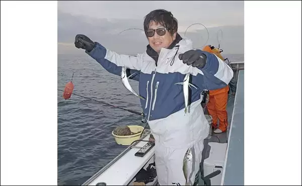 「相模湾の沖五目釣りでアジ11～39尾に2.4kgマダイ手中【洋征丸】カンパチ・マハタ・クロムツも登場」の画像