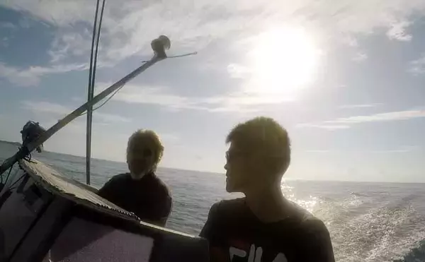 「伊是名島で出会った正真正銘の「海人」の話　アオリイカともずくが繋いだ冬の記憶」の画像