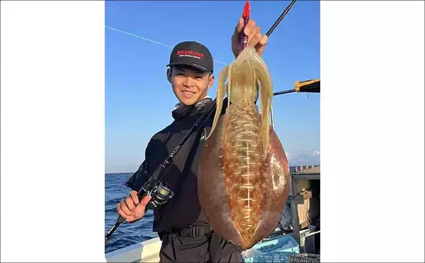 「伊是名島で出会った正真正銘の「海人」の話　アオリイカともずくが繋いだ冬の記憶」の画像