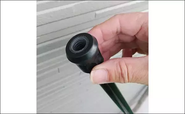 「使用済み釣り具を再活用して家計を助ける方法　タモの柄が物干し竿に？」の画像