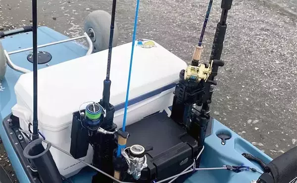 「東京湾富津沖カヤックフィッシングでチヌにマゴチなど4魚種　鱒レンジャーが大活躍」の画像