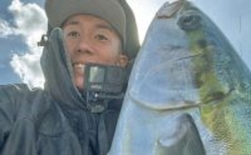 激渋の伊勢湾ジギングで本命の寒ブリ手中　フォールで食わせた貴重な一撃