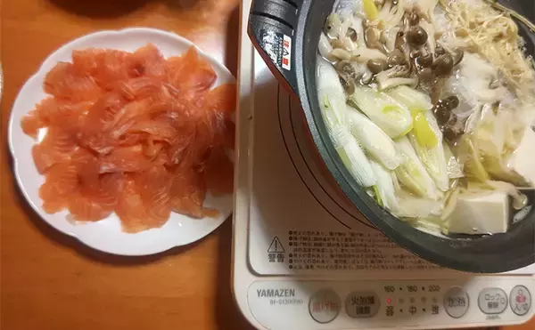 「フライフィッシングで50cm級ニジマス手中【静岡・富士養鱒場】良型が連発で大満足」の画像