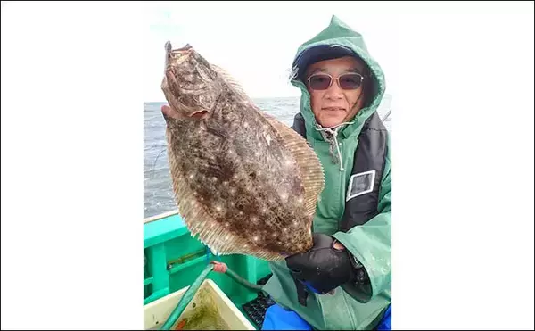 「全面解禁した大原沖ヒラメ釣りで2.5kg頭にトップは本命5尾手中【千葉・大吉丸】」の画像