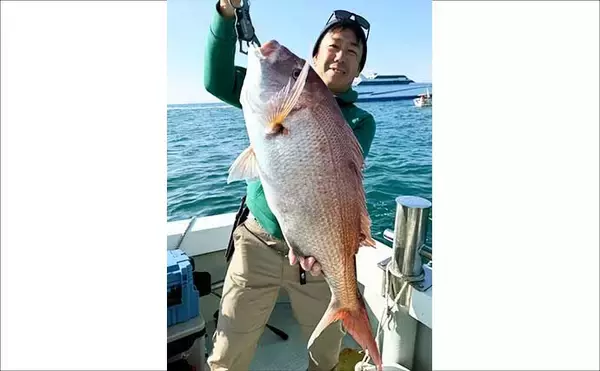 「【沖釣り釣果速報】島原沖のタイラバでガツンとヒット！70cm超えマダイ浮上（大分・熊本）」の画像