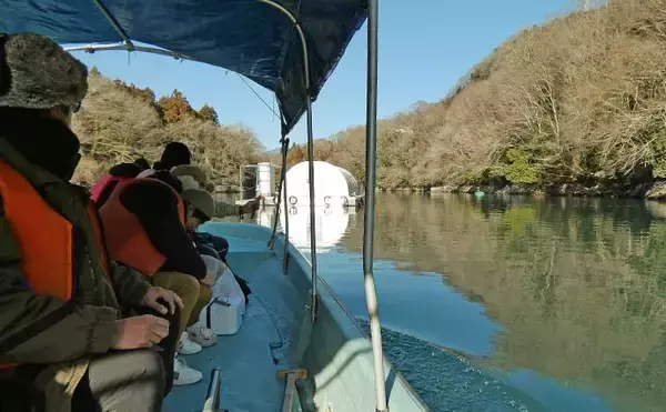 「「寒風知らずの快適空間」ドーム船で12年ぶりのワカサギ釣り満喫【神奈川・相模湖】」の画像