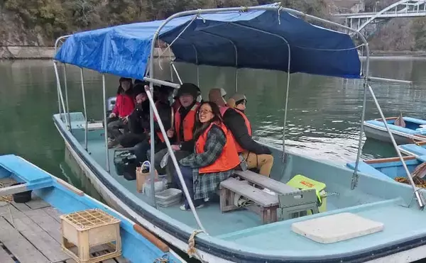 「「寒風知らずの快適空間」ドーム船で12年ぶりのワカサギ釣り満喫【神奈川・相模湖】」の画像