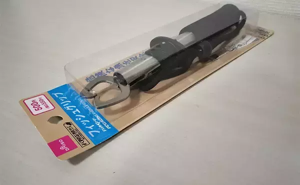 ダイソー「フィッシュグリップ」は1軍入り確定！　ペットボトルで性能を検証