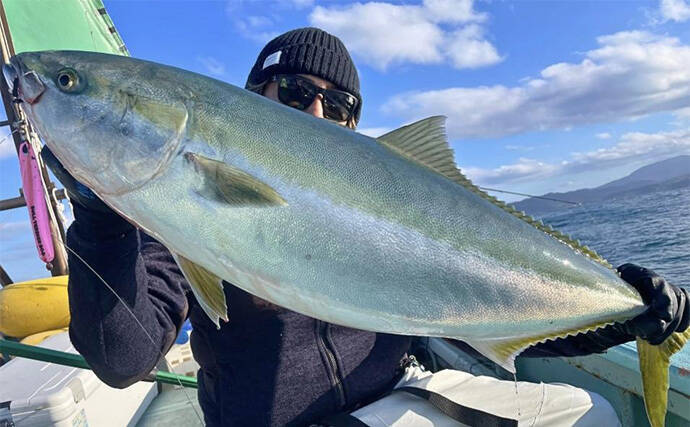 「10kg超えブリが続々！」上越沖ジギングで腹パン寒ブリをキャッチ【こうゆう丸】