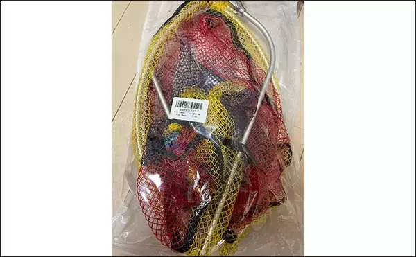 「ランディングネットとシャフトの選び方　ネットの材質と足場の高さから考えよう」の画像