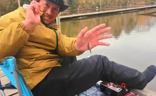 「淡水小物釣りでバラタナゴ4束オーバー！【道満河岸ヘラ鮒釣場】開始から爆釣スタート」の画像