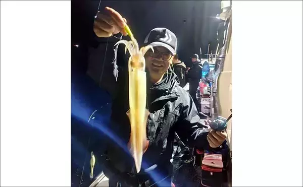 「呼子沖で夜焚きイカ好調！釣る人100尾以上【船釣り釣果速報5選・長崎／佐賀】」の画像
