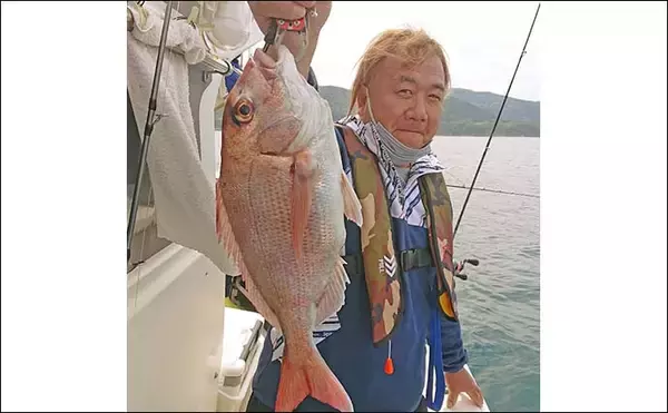 「タイラバ＆ジギング釣行で良型マダイにブリにシーバス好捕【福井・HOZAN】」の画像