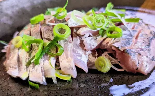 「暑い夏の日にピッタリのラオス料理『ラープ』とは？　白身魚でも赤身魚でもOK」の画像