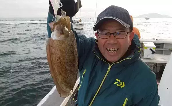 「【船のエサ釣り釣果速報】伊良湖沖で肉厚のコウイカが好反応！（愛知）」の画像
