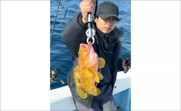 「【沖のルアー釣果速報】SLJ＆ブレードジギングで大型アコウ手中！高級根魚が多数ヒット（九州）」の画像
