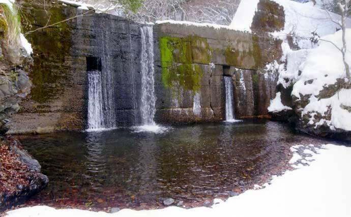 極寒の田村川で放流魚狙いの渓流釣り【滋賀】雪中ラン＆ガンで42cmのニジマス手中