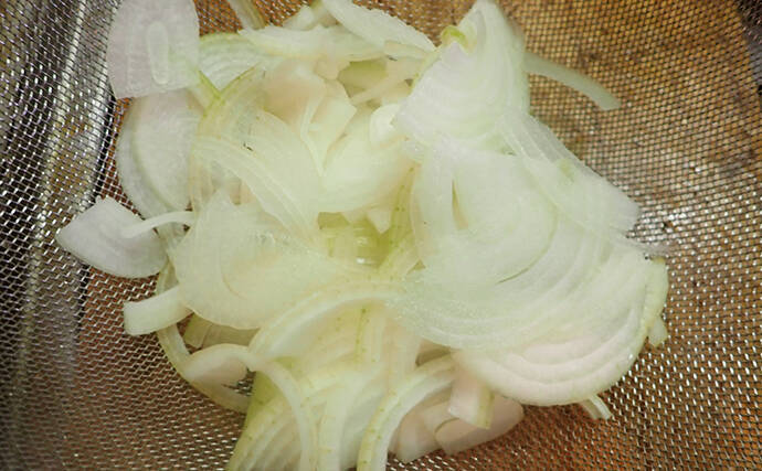 釣魚で作る「キリッと冷えた白ワインに合う」レシピ：マイワシのマリネ