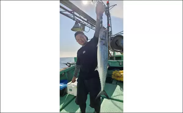 「【釣果速報】落とし込み釣りでブリにヒラメにサワラに根魚と多彩（福岡）」の画像