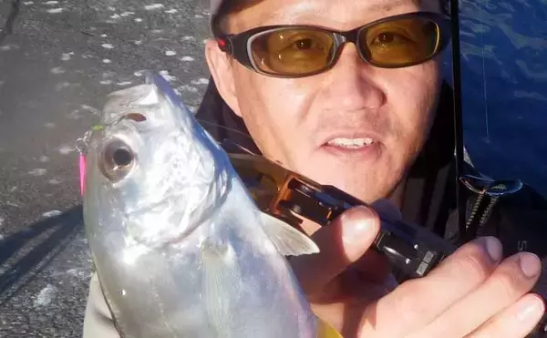 尾鷲エリアのライトゲームで25cm超え良型メッキを手中【三重】アジングで数釣りも満喫