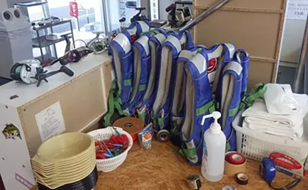 「日本一小さい「蕨」市の唯一の釣り堀『つかプーフィッシング』で鯉とニジマス釣りを堪能」の画像