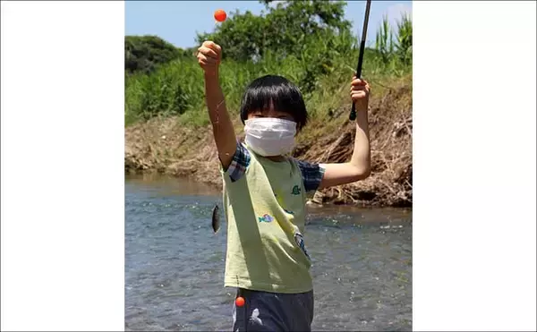 「誰でも安全に楽しめる「小アユ釣り」入門 【シーズン・道具・エサ・釣り方を解説】」の画像