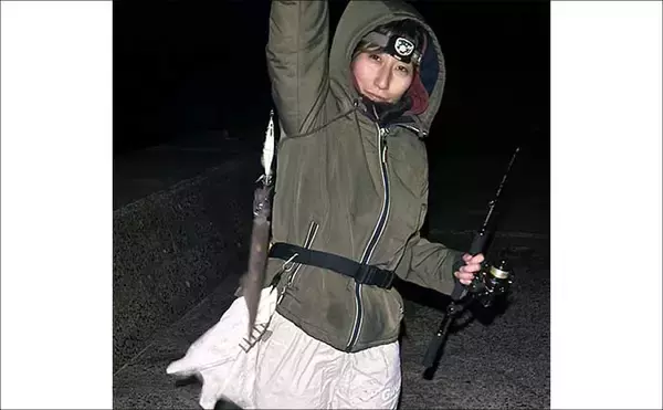 「鶏のささ身にササイカ（ヤリイカ）連発！【山口】波止エギングで本命50尾キャッチ」の画像