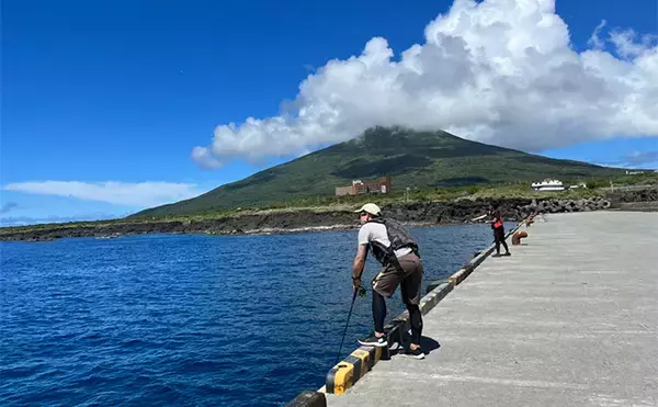 「伊豆諸島ブッコミ釣りのススメ 【魅力・タックル・エサ・釣り方・好ポイントを解説】」の画像