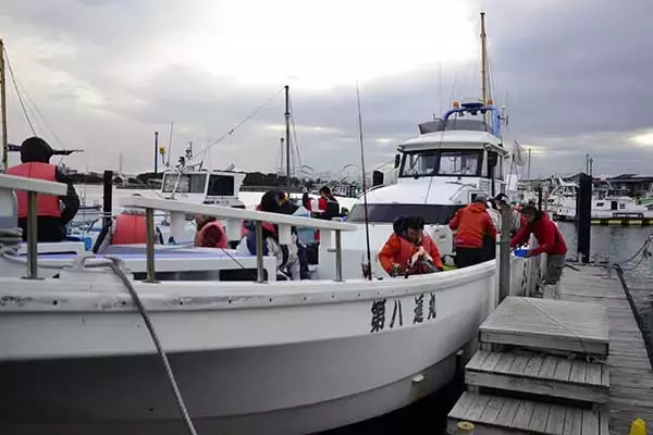 「関東エリアの【船釣り特選釣果】　東京湾の半日シロギス船でトップ52尾と好調」の画像