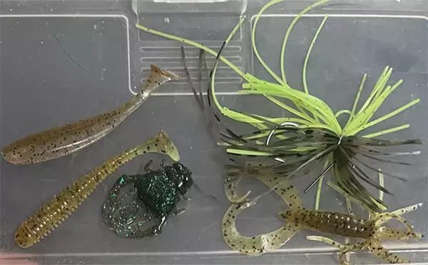 ライトブリームゲームの釣行アイテム一挙紹介　プラグはメバル用でOK