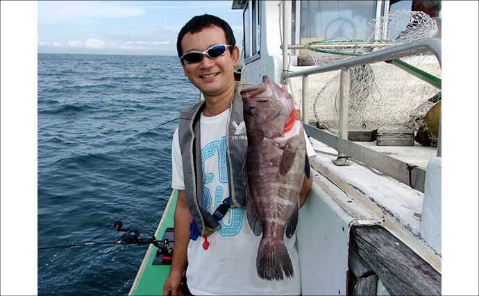 大原沖のマハタ釣りで2kg級良型を手中【千葉】船長のこまめなポイント移動が的中