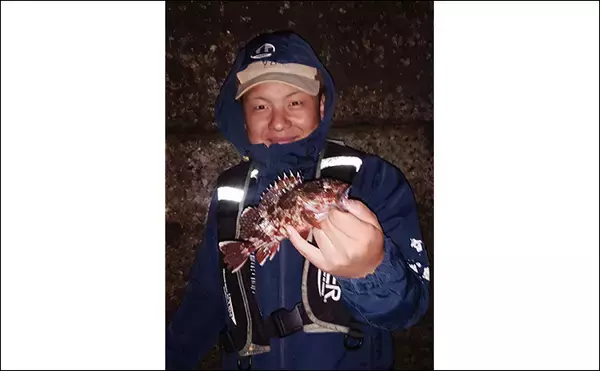 「夜の堤防でアラカブが連発！【熊本・三角】電気ウキと虫ヘッド2種の仕掛けで挑戦」の画像