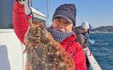 「相模湾ヒラメ釣りで52zm頭に本命2尾キャッチ【神奈川】船中釣果は8尾」の画像1