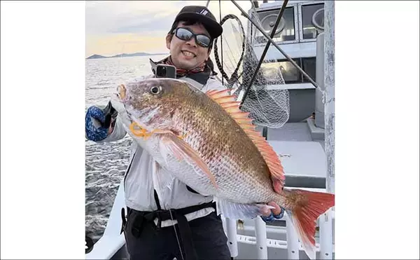 「「乗っ込みの大型マダイ浮上！」タイラバで数型ともに狙い目【沖のルアー釣果速報12選・三重】」の画像