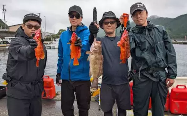 「【沖のルアー釣果速報】ティップランでアオリイカ船中23匹！サオ頭は7匹をマーク（三重）」の画像