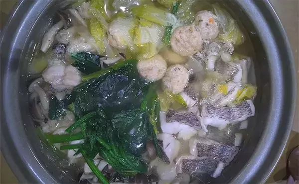 「漁師さんからもらった深海魚「トウジン」を鍋にして食べてみた　見た目は微妙も味は美味」の画像