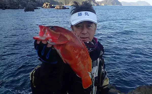 「磯でのブッコミ＆フカセ釣り満喫【鹿児島・甑島】 クロにアカハタを手中」の画像