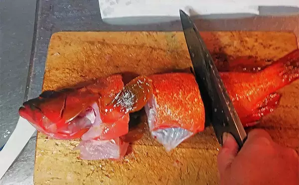 「釣魚で作る「鍋」レシピ：アカハタの寄せ鍋　煮込み時間は15分がベスト」の画像