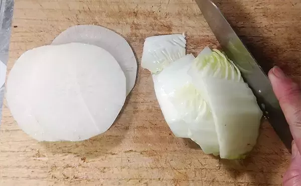 「釣魚で作る「鍋」レシピ：アカハタの寄せ鍋　煮込み時間は15分がベスト」の画像