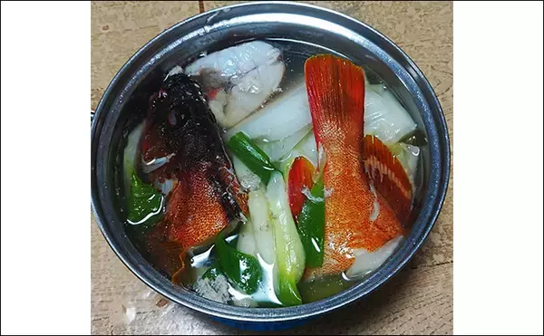 「釣魚で作る「鍋」レシピ：アカハタの寄せ鍋　煮込み時間は15分がベスト」の画像