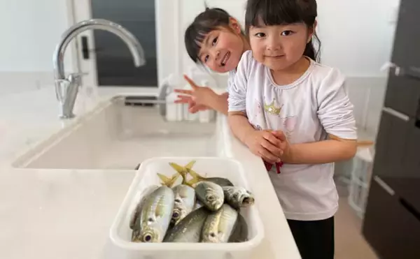 「子どもが「魚嫌い」になる3つの理由　家庭でできる工夫＆克服するためのレシピとは？」の画像