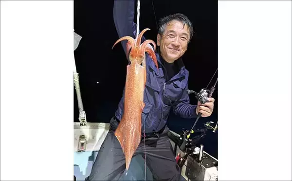 「大型ヤリイカ主体で好調キープ中！【夜焚きイカ釣果速報18選・福岡】」の画像